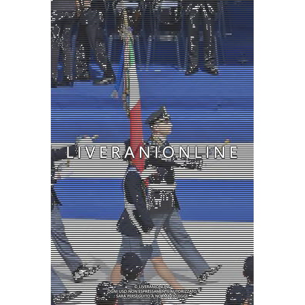 Cerimonia celebrativa del 164 anniversario della fondazione della Polizia di Stato - Roma 25.05.2016 - Caserma \' Ferdinando di Savoia \' - nella foto: La bandiera della Polizia di Stato / Ph. Corradetti - AGENZIA ALDO LIVERANI SAS
