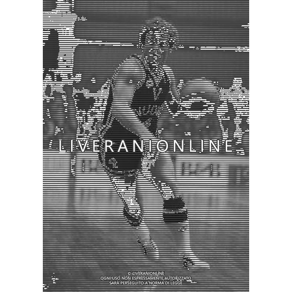 RETROSPETTIVA CARLO CAGLIERIS GIOCATORE BASKET NELLA FOTO CARLO CAGLIERIS CON LA MAGLIA DELLA SINUDYNE BOLOGNA AG ALDO LIVERANI SAS