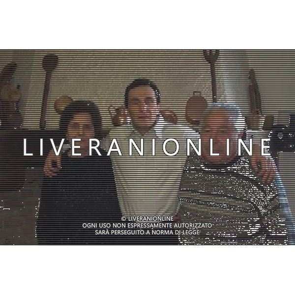 RETROSPETTIVA MAURO PORPORA ATLETA PARAOLIMPICO MEDAGLIA D\'ORO A SIDNEY NELLA FOTO MAURO PORPORA CON I SUOI FAMIGLIARI AG ALDO LIVERANI SAS