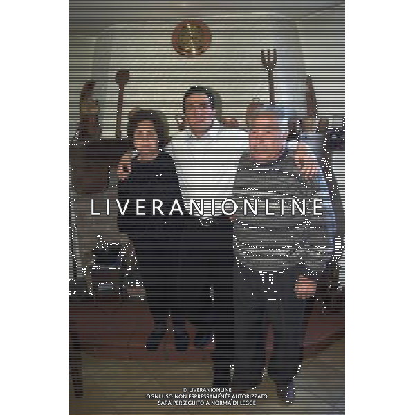 RETROSPETTIVA MAURO PORPORA ATLETA PARAOLIMPICO MEDAGLIA D\'ORO A SIDNEY NELLA FOTO MAURO PORPORA CON I SUOI FAMIGLIARI AG ALDO LIVERANI SAS