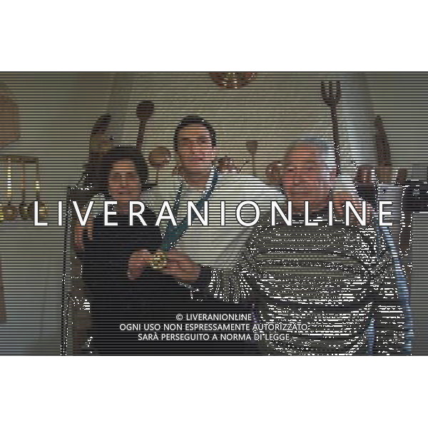 RETROSPETTIVA MAURO PORPORA ATLETA PARAOLIMPICO MEDAGLIA D\'ORO A SIDNEY NELLA FOTO MAURO PORPORA CON I SUOI FAMIGLIARI AG ALDO LIVERANI SAS