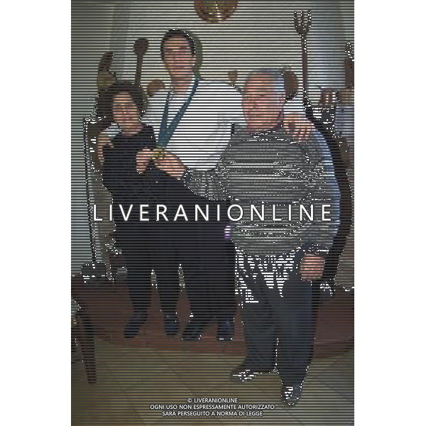 RETROSPETTIVA MAURO PORPORA ATLETA PARAOLIMPICO MEDAGLIA D\'ORO A SIDNEY NELLA FOTO MAURO PORPORA CON I SUOI FAMIGLIARI AG ALDO LIVERANI SAS