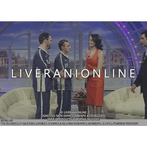 ROMA,16-3-2001\'IN FAMIGLIA\' RAI UNO- OSPITE DELLA TRASMISSIONE CONDOTTA DA TIBERIO TIMPERI E ROBERTA CAPUA, L\'OLIMPIONICO DI SIDNEY NELLA SEZIONE CIECHI, MAURO PORPORA ACCOMPAGNATO DA ANDREA CAMILLI SUO COLLABORATORE DURANTE LE GARE DI ATLETICA. AG ALDO LIVERANI SAS