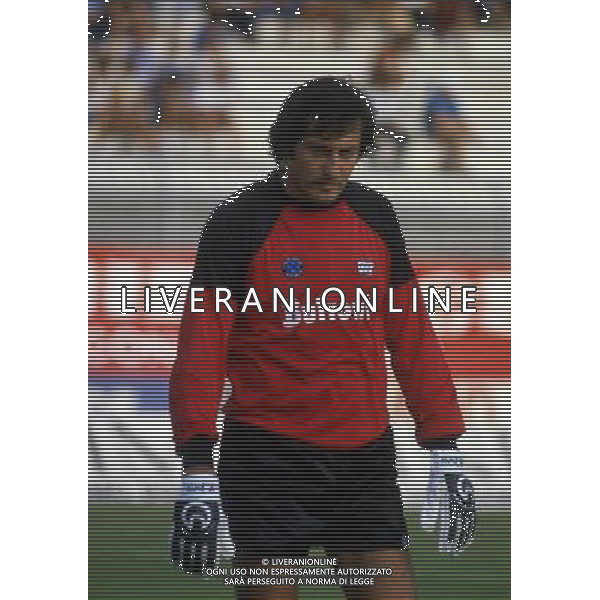 RETROSPETTIVA CLAUDIO GARELLA CALCIATORE NELLA FOTO CLAUDIO GARELLA CON LA MAGLIA DEL NAPOLI AG ALDO LIVERANI SAS