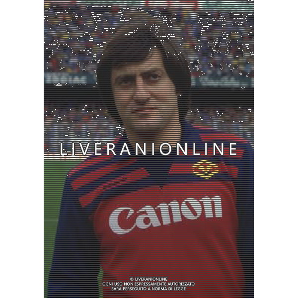 RETROSPETTIVA CLAUDIO GARELLA CALCIATORE NELLA FOTO CLAUDIO GARELLA CON LA MAGLIA DEL VERONA AG ALDO LIVERANI SAS