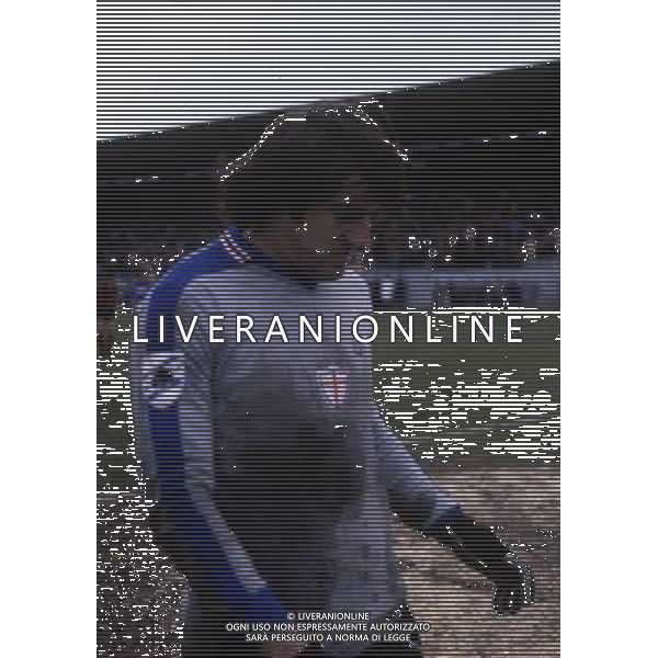 RETROSPETTIVA CLAUDIO GARELLA CALCIATORE NELLA FOTO CLAUDIO GARELLA CON LA MAGLIA DELLA SAMPDORIA AG ALDO LIVERANI SAS