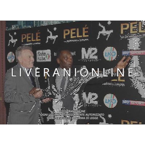 Milano ( MI ) 26/03/2016 Cinema The Space Odeon presentazione del film PelË Nella foto: JosË Altafini con Pele - Edson Arantes do Nascimento PH Lauro Montagnini AG ALDO LIVERANI SAS