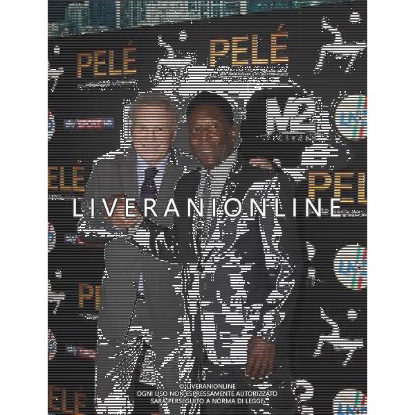 Milano ( MI ) 26/03/2016 Cinema The Space Odeon presentazione del film PelË Nella foto: JosË Altafini con Pele - Edson Arantes do Nascimento PH Lauro Montagnini AG ALDO LIVERANI SAS
