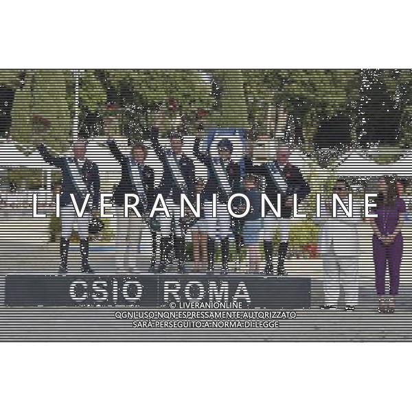 84 CSIO Roma Piazza di Siena - Roma 27.05.2016 - Furusiyya Fei Nations Cup - nella foto: da sx Michael Whitaker Diane Lampard Ben Maher Jessica Mendoza John Whitaker vincitori del Nations Cup / Ph. Corradetti - AGENZIA ALDO LIVERANI SAS