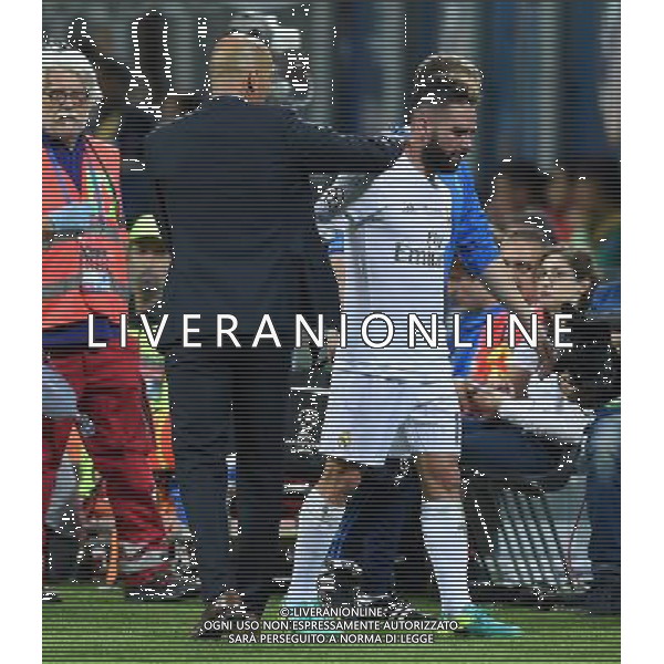 UEFA Champions League 2015/2016 Finale Milano - 28.05.2016 Real Madrid-Atletico Madrid Nella Foto: zinedine zidane con Dani Carvajal lascia il campo infortunato /Ph.Vitez-Ag. Aldo Liverani