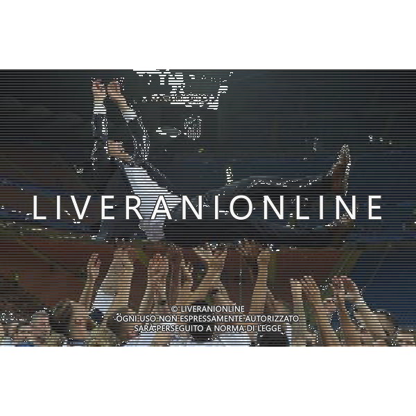 UEFA Champions League 2015/2016 Finale Milano - 28.05.2016 Real Madrid-Atletico Madrid Nella Foto:Zinedine Zidane festeggiato dai giocatori /Ph.Vitez-Ag. Aldo Liverani