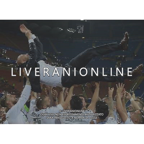 UEFA Champions League 2015/2016 Finale Milano - 28.05.2016 Real Madrid-Atletico Madrid Nella Foto:Zinedine Zidane festeggiato dai giocatori /Ph.Vitez-Ag. Aldo Liverani