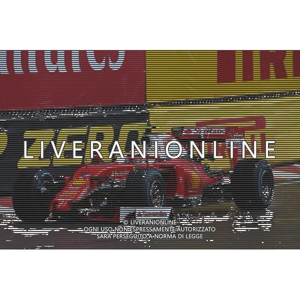 Kimi Raikkonen (FIN) Scuderia Ferrari SF16-H loses his front wing. 29.05.2015. Formula 1 World Championship, Rd 6, Monaco Grand Prix, Monte Carlo, Monaco, Race Day. AG ALDO LIVERANI SAS ONLY ITALY