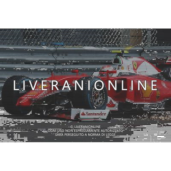 Kimi Raikkonen (FIN) Scuderia Ferrari SF16-H loses his front wing. 29.05.2015. Formula 1 World Championship, Rd 6, Monaco Grand Prix, Monte Carlo, Monaco, Race Day. AG ALDO LIVERANI SAS ONLY ITALY