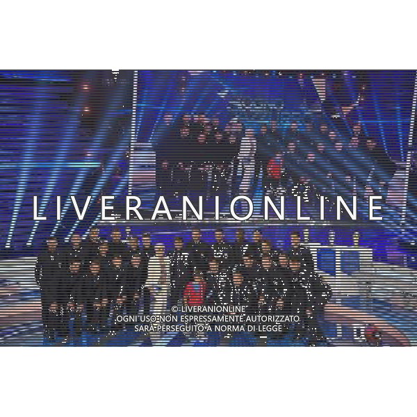 Trasmissione TV \' Sogno Azzurro \' Roma - 31.05.2016 - Studi Rai Teulada - nella foto: Antonella Clerici in posa con Antonio Conte e i 23 convocati azzurri per Euro 2016 / Ph. Corradetti - AGENZIA ALDO LIVERANI SAS