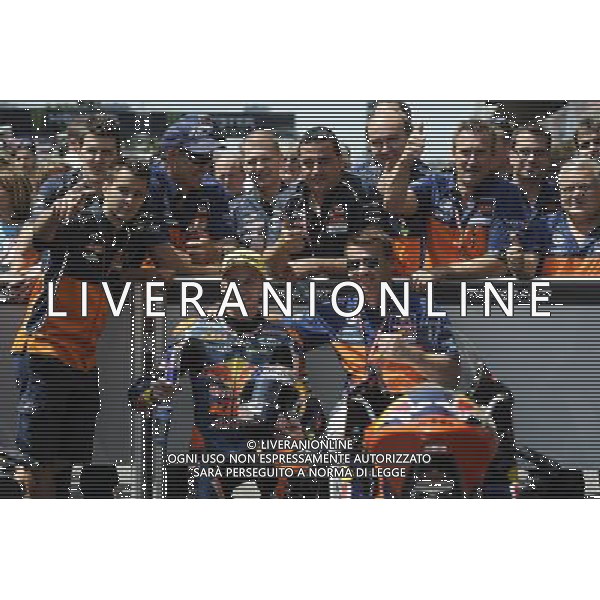 05.06.2016. Montmel˜, Spagna. Brad Binder (RedBUll KTM) con il Team redBull. FOTO G.PIAZZOLLA-AG ALDO LIVERANI SAS