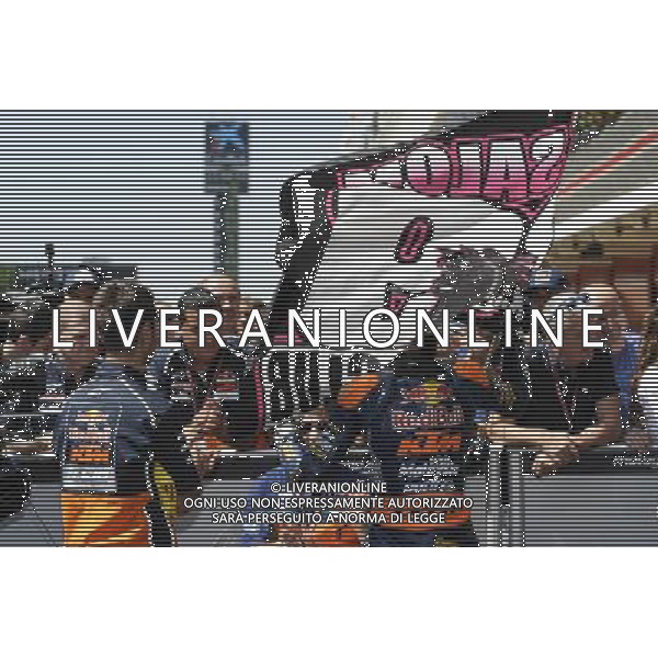 05.06.2016. Montmel˜, Spagna. Brad Binder (RedBUll KTM) con il Team redBull. FOTO G.PIAZZOLLA-AG ALDO LIVERANI SAS