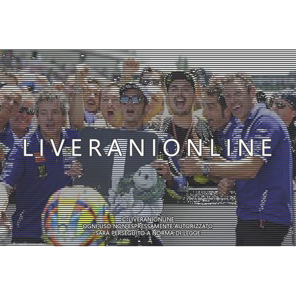 05.06.2016. MontmelÃ², Spagna. Valentino Rossi e il Team Yamaha al parco chiuso. Â©PIAZZOLLA AGENZIA ALDO LIVERANI SAS Montmelo\' Gp Spagna - motomondiale Gran Premio di Catalunya Gara e Podio 05.06.2016