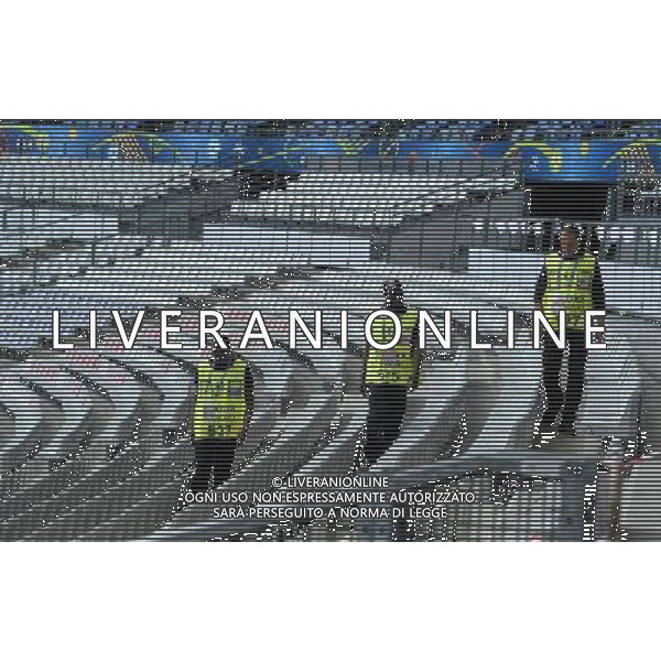 UEFA Francia EURO 2016 Final Tournament Group Stage A Parigi - 10.06.2016 Francia-Romania Nella Foto: veduta interna dello stadio Stade de France Saint Denis prima della partita inaugurale - Controlli sicurezza da parte degli Steward /Ph.Vitez-Ag. Aldo Liverani
