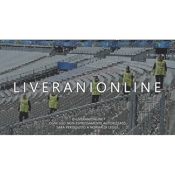 UEFA Francia EURO 2016 Final Tournament Group Stage A Parigi - 10.06.2016 Francia-Romania Nella Foto: veduta interna dello stadio Stade de France Saint Denis prima della partita inaugurale - Controlli sicurezza da parte degli Steward /Ph.Vitez-Ag. Aldo Liverani