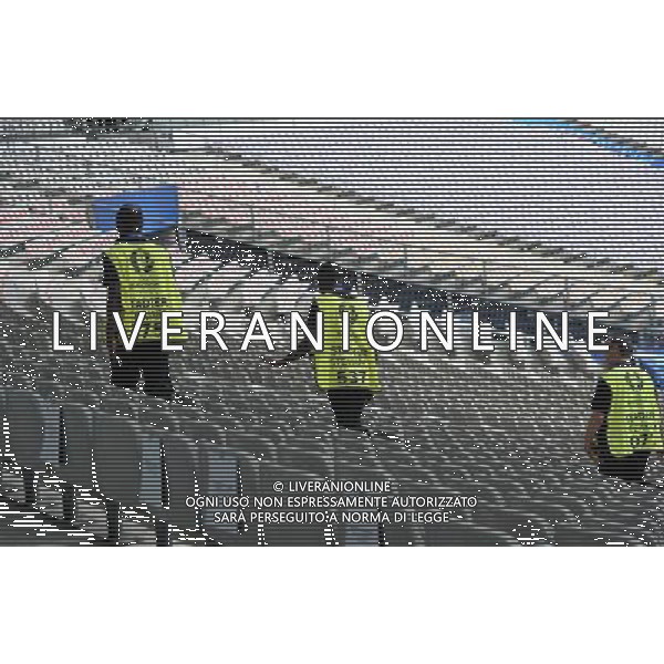 UEFA Francia EURO 2016 Final Tournament Group Stage A Parigi - 10.06.2016 Francia-Romania Nella Foto: veduta interna dello stadio Stade de France Saint Denis prima della partita inaugurale - Controlli sicurezza da parte degli Steward /Ph.Vitez-Ag. Aldo Liverani