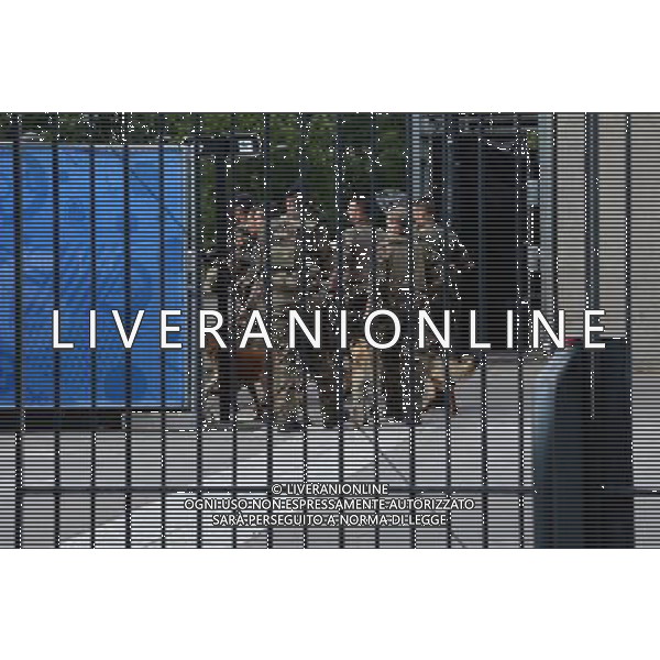 UEFA Francia EURO 2016 Final Tournament Group Stage A Parigi - 10.06.2016 Francia-Romania Nella Foto: Interno dello stadio Stade de France Saint Denis prima della partita inaugurale - Controlli sicurezza da parte della Polizia e dell\'esercito con l\'ausilio dei cani /Ph.Vitez-Ag. Aldo Liverani