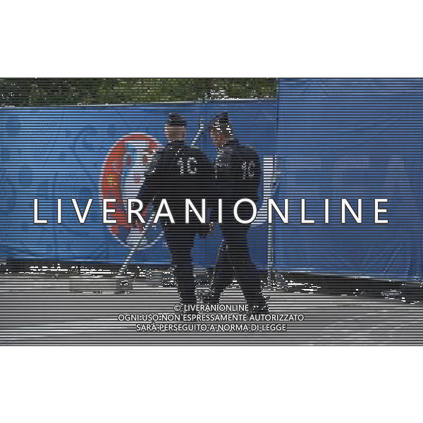 UEFA Francia EURO 2016 Final Tournament Group Stage A Parigi - 10.06.2016 Francia-Romania Nella Foto: Esterno dello stadio Stade de France Saint Denis prima della partita inaugurale - Controlli sicurezza da parte della Polizia /Ph.Vitez-Ag. Aldo Liverani