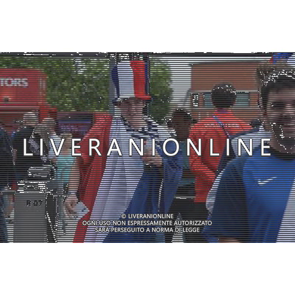 UEFA Francia EURO 2016 Final Tournament Group Stage A Parigi - 10.06.2016 Francia-Romania Nella Foto:Ingresso tifosi, controlli sicurezza, catering, tifosi francia /Ph.Vitez-Ag. Aldo Liverani