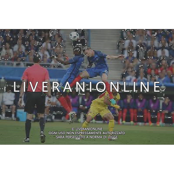 SAINT-DENIS 10.06.2016 MECZ I RUNDA GRUPA A MISTRZOSTW EUROPY 2016: FRANCJA - RUMUNIA --- FIRST ROUND GROUP A UEFA EURO 2016 MATCH: FRANCE - ROMANIA PAUL POGBA LAURENT KOSCIELNY FLORIN ANDONE FOT. PIOTR KUCZA/NEWSPIX.PL Newspix.pl/ AGENZIA ALDO LIVERANI SAS - ITALY ONLY EDITORIAL USE ONLY - Francia - Romania UEFA Francia EURO 2016 Final Tournament Group Stage A Parigi - 10.06.2016