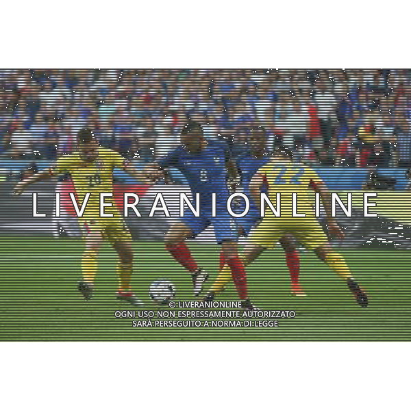 SAINT-DENIS 10.06.2016 MECZ I RUNDA GRUPA A MISTRZOSTW EUROPY 2016: FRANCJA - RUMUNIA --- FIRST ROUND GROUP A UEFA EURO 2016 MATCH: FRANCE - ROMANIA ADIRAN POPA DIMITRI PAYET CRISTIAN SAPUNARU FOT. PIOTR KUCZA/NEWSPIX.PL Newspix.pl/ AGENZIA ALDO LIVERANI SAS - ITALY ONLY EDITORIAL USE ONLY - Francia - Romania UEFA Francia EURO 2016 Final Tournament Group Stage A Parigi - 10.06.2016