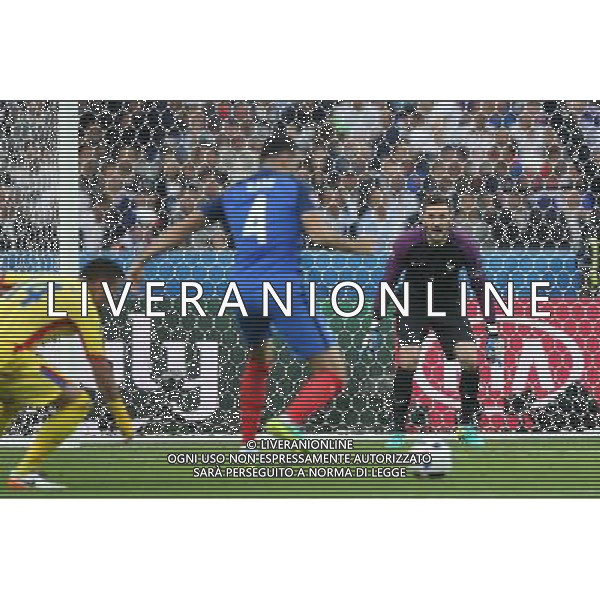 SAINT-DENIS 10.06.2016 MECZ I RUNDA GRUPA A MISTRZOSTW EUROPY 2016: FRANCJA - RUMUNIA --- FIRST ROUND GROUP A UEFA EURO 2016 MATCH: FRANCE - ROMANIA HUGO LIORIS FOT. PIOTR KUCZA/NEWSPIX.PL Newspix.pl/ AGENZIA ALDO LIVERANI SAS - ITALY ONLY EDITORIAL USE ONLY - Francia - Romania UEFA Francia EURO 2016 Final Tournament Group Stage A Parigi - 10.06.2016