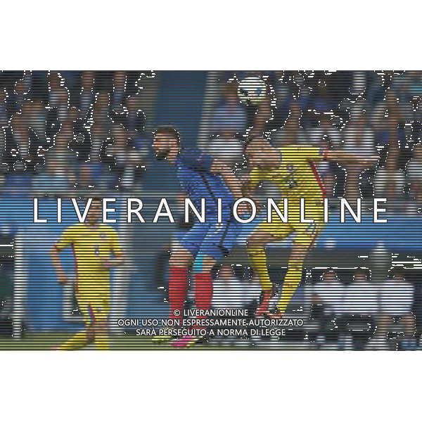 SAINT-DENIS 10.06.2016 MECZ I RUNDA GRUPA A MISTRZOSTW EUROPY 2016: FRANCJA - RUMUNIA --- FIRST ROUND GROUP A UEFA EURO 2016 MATCH: FRANCE - ROMANIA OLIVIER GIROUD DRAGOS GRIGORE FOT. PIOTR KUCZA/NEWSPIX.PL Newspix.pl/ AGENZIA ALDO LIVERANI SAS - ITALY ONLY EDITORIAL USE ONLY - Francia - Romania UEFA Francia EURO 2016 Final Tournament Group Stage A Parigi - 10.06.2016