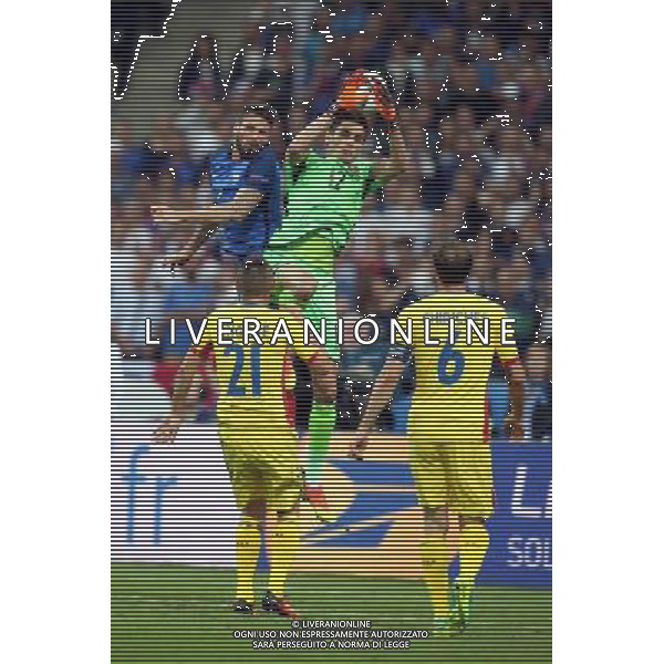 SAINT-DENIS 10.06.2016 MECZ I RUNDA GRUPA A MISTRZOSTW EUROPY 2016: FRANCJA - RUMUNIA --- FIRST ROUND GROUP A UEFA EURO 2016 MATCH: FRANCE - ROMANIA OLIVIER GIROUD CIPRIAN TATARUSANU - GOL FOT. PIOTR KUCZA/NEWSPIX.PL Newspix.pl/ AGENZIA ALDO LIVERANI SAS - ITALY ONLY EDITORIAL USE ONLY - Francia - Romania UEFA Francia EURO 2016 Final Tournament Group Stage A Parigi - 10.06.2016