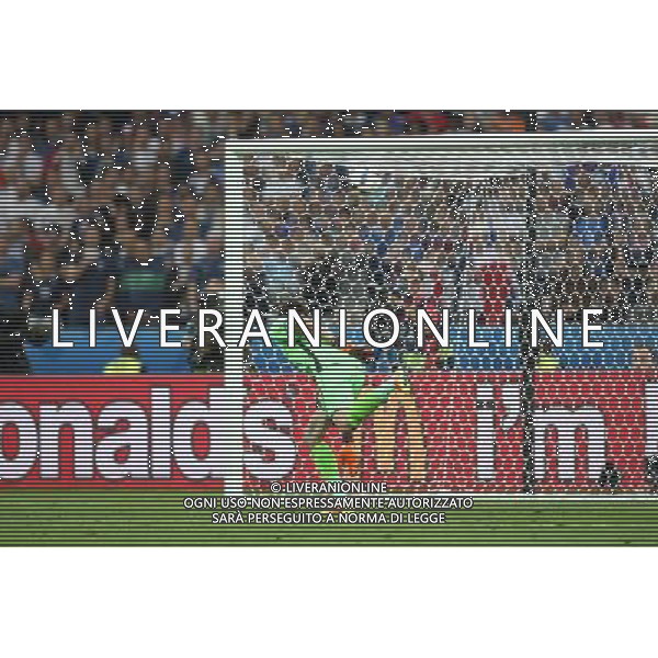 PARYZ 10.06.2016 MECZ I RUNDA GRUPA A MISTRZOSTW EUROPY 2016: FRANCJA - RUMUNIA --- FIRST ROUND GROUP A UEFA EURO 2016 MATCH IN PARIS: FRANCE - ROMANIA CIPRIAN TATARUSANU FOT. PIOTR KUCZA/NEWSPIX.PL Newspix.pl/ AGENZIA ALDO LIVERANI SAS - ITALY ONLY EDITORIAL USE ONLY - Francia - Romania UEFA Francia EURO 2016 Final Tournament Group Stage A Parigi - 10.06.2016