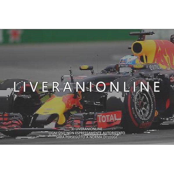 Daniel Ricciardo (AUS) Red Bull Racing RB12. 11.06.2016. Formula 1 World Championship, Rd 7, Canadian Grand Prix, Montreal, Canada, Qualifying Day. - www.xpbimages.com, EMail: requests@xpbimages.com - copy of publication required for printed pictures. Every used picture is fee-liable. Â© Copyright: Photo4 / XPB Images