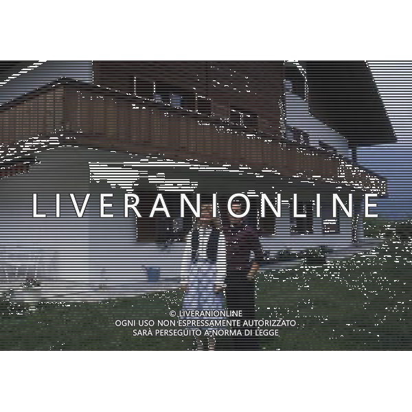 RETROSPETTIVA GUSTAV THOENI SCI NELLA FOTO GUSTAV THOENI CON LA MOGLIE AG ALDO LIVERANI SAS