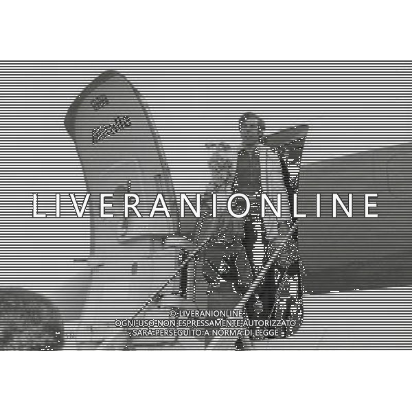 RETROSPETTIVA GUSTAV THOENI SCI NELLA FOTO GUSTAV THOENI CON LA COPPA DEL MONDO DI SCI AG ALDO LIVERANI SAS