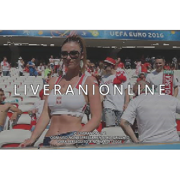 NICEA 12.06.2016 MECZ I RUNDA GRUPA C MISTRZOSTW EUROPY 2016: POLSKA - IRLANDIA POLNOCNA --- FIRST ROUND GROUP C UEFA EURO 2016 MATCH IN NICE: POLAND - NORTHERN IRELAND KIBICE POLSKA - TIFOSI POLONIA FOT. PIOTR KUCZA/NEWSPIX.PL --- Newspix.pl / AGENZIA ALDO LIVERANI SAS - ITALY ONLY EDITORIAL USE ONLY / AGENZIA ALDO LIVERANI SAS - ITALY ONLY EDITORIAL USE ONLY - Polonia - Irlanda del Nord UEFA Francia EURO 2016 Final Tournament Group Stage C Nizza - 12.06.2016