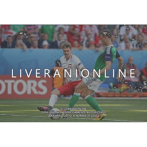 NICEA 12.06.2016 MECZ I RUNDA GRUPA C MISTRZOSTW EUROPY 2016: POLSKA - IRLANDIA POLNOCNA --- FIRST ROUND GROUP C UEFA EURO 2016 MATCH IN NICE: POLAND - NORTHERN IRELAND LUKASZ PISZCZEK JONNY EVANS FOT. PIOTR KUCZA/NEWSPIX.PL --- Newspix.pl / AGENZIA ALDO LIVERANI SAS - ITALY ONLY EDITORIAL USE ONLY / AGENZIA ALDO LIVERANI SAS - ITALY ONLY EDITORIAL USE ONLY - Polonia - Irlanda del Nord UEFA Francia EURO 2016 Final Tournament Group Stage C Nizza - 12.06.2016
