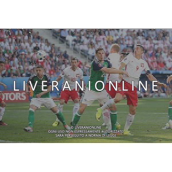NICEA 12.06.2016 MECZ I RUNDA GRUPA C MISTRZOSTW EUROPY 2016: POLSKA - IRLANDIA POLNOCNA --- FIRST ROUND GROUP C UEFA EURO 2016 MATCH IN NICE: POLAND - NORTHERN IRELAND CRAIG CATHCART ROBERT LEWANDOWSKI FOT. PIOTR KUCZA/NEWSPIX.PL --- Newspix.pl / AGENZIA ALDO LIVERANI SAS - ITALY ONLY EDITORIAL USE ONLY - Polonia - Irlanda del Nord UEFA Francia EURO 2016 Final Tournament Group Stage C Nizza - 12.06.2016