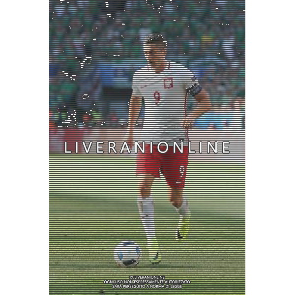 NICEA 12.06.2016 MECZ I RUNDA GRUPA C MISTRZOSTW EUROPY 2016: POLSKA - IRLANDIA POLNOCNA --- FIRST ROUND GROUP C UEFA EURO 2016 MATCH IN NICE: POLAND - NORTHERN IRELAND ROBERT LEWANDOWSKI FOT. PIOTR KUCZA/NEWSPIX.PL --- Newspix.pl / AGENZIA ALDO LIVERANI SAS - ITALY ONLY EDITORIAL USE ONLY - Polonia - Irlanda del Nord UEFA Francia EURO 2016 Final Tournament Group Stage C Nizza - 12.06.2016