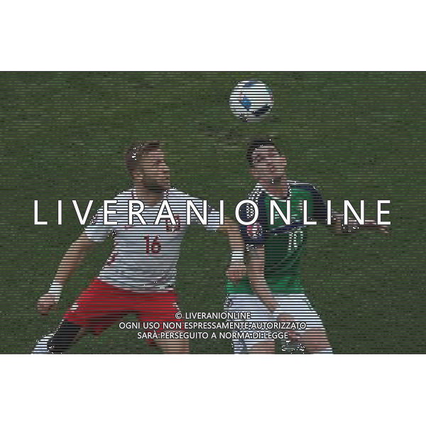 12.06.2016, Nicea, pilka nozna, mistrzostwa Europy w pilce noznej, UEFA EURO 2016, Polska - Irlandia Polnocna, Jakub Blaszczykowski (POL), Kyle Lafferty (NIR), Poland - Northern Ireland, European Football Championship, fot. Tomasz Jastrzebowski / Foto Olimpik / NEWSPIX.PL --- Newspix.pl / AGENZIA ALDO LIVERANI SAS - ITALY ONLY EDITORIAL USE ONLY - Polonia - Irlanda del Nord UEFA Francia EURO 2016 Final Tournament Group Stage C Nizza - 12.06.2016