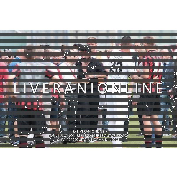 FOGGIA, PISA FINALE RITORNO PLAY OFF 12-06-2016 NELLA FOTO: SOSPENSIONE DELLA PARTITA E LANCIO DI OGGETTI CON INVASIONE DI CAMPO DEI TIFOSI GATTUSO FOTO MOSCA- AG LIVERANI