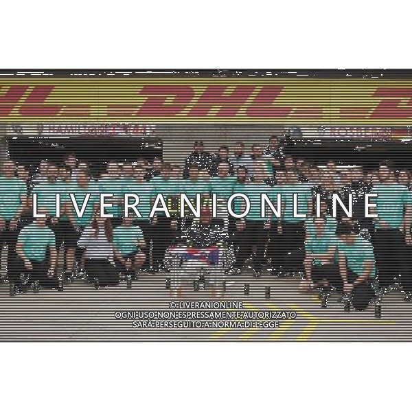 Race winner Lewis Hamilton (GBR) Mercedes AMG F1 celebrates with the team. 12.06.2016. Formula 1 World Championship, Rd 7, Canadian Grand Prix, Montreal, Canada, Race Day. AG ALDO LIVERANI SAS ONLY ITALY