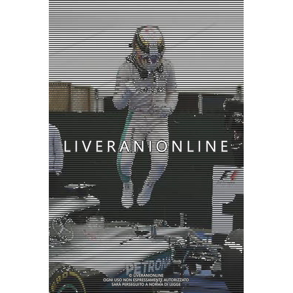 Race winner Lewis Hamilton (GBR) Mercedes AMG F1 W07 Hybrid celebrates in parc ferme. 12.06.2016. Formula 1 World Championship, Rd 7, Canadian Grand Prix, Montreal, Canada, Race Day. AG ALDO LIVERANI SAS ONLY ITALY