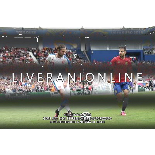 TULUZA 13.06.2016 MECZ I RUNDA GRUPA D MISTRZOSTW EUROPY 2016: HISZPANIA - CZECHY --- FIRST ROUND GROUP D UEFA EURO 2016 MATCH IN TOULOUSE: SPAIN - CZECH REPUBLIC JAROSLAV PLASIL CESC FABREGAS FOT. PIOTR KUCZA/NEWSPIX.PL --- Newspix.pl / AGENZIA ALDO LIVERANI SAS - ITALY ONLY EDITORIAL USE ONLY - Spagna - Repubblica Ceca UEFA Francia EURO 2016 Final Tournament Group Stage D Tolosa - 13.06.2016