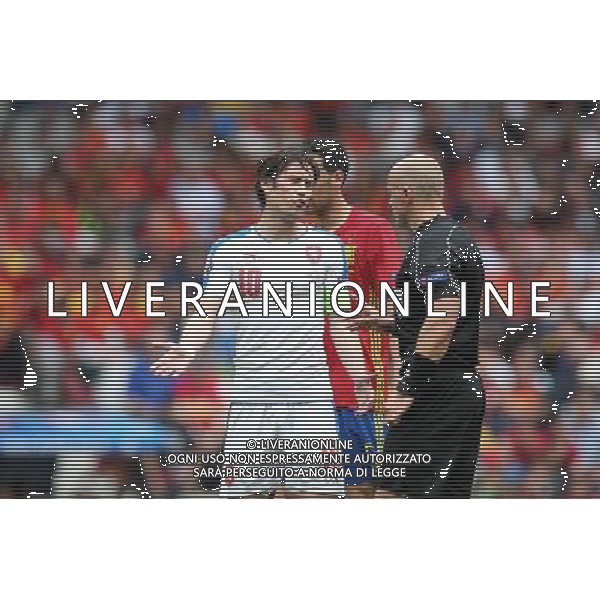 TULUZA 13.06.2016 MECZ I RUNDA GRUPA D MISTRZOSTW EUROPY 2016: HISZPANIA - CZECHY 1:0 --- FIRST ROUND GROUP D UEFA EURO 2016 MATCH IN TOULOUSE: SPAIN - CZECH REPUBLIC 1:0 TOMAS ROSICKY SZYMON MARCINIAK - ARBITRO FOT. PIOTR KUCZA/NEWSPIX.PL --- Newspix.pl / AGENZIA ALDO LIVERANI SAS - ITALY ONLY EDITORIAL USE ONLY - Spagna - Repubblica Ceca UEFA Francia EURO 2016 Final Tournament Group Stage D Tolosa - 13.06.2016