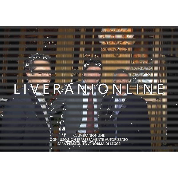 MILANO 17-12-1998 HOTEL PRINCIPE DI SAVOIA FESTA NATALIZIA DELLA LEGA NAZIONALE CALCIO NELLA FOTO JULIO VELASCO CON DINO ZOFF E SERGIO CRAGNOTTI AG ALDO LIVERANI SAS