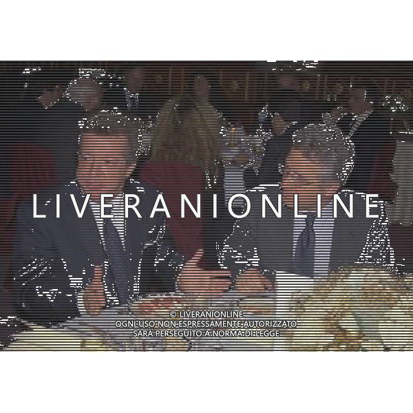 MILANO 17-12-1998 HOTEL PRINCIPE DI SAVOIA FESTA NATALIZIA DELLA LEGA NAZIONALE CALCIO NELLA FOTO VITTORIO CECCHI GORI CON ANTONIO MATTARESE AG ALDO LIVERANI SAS