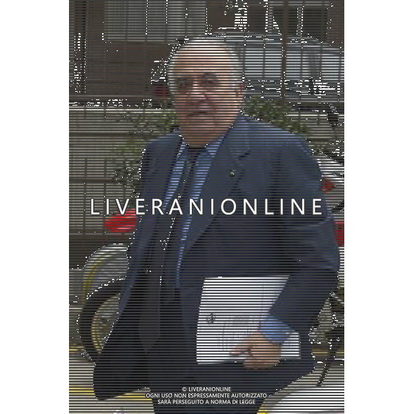 MILANO 08/03/02 ASSEMBLEA DI LEGA NELLA FOTO L\'ARRIVO DI SENSI FRANCO ALLA SEDE DELLA LEGA FOTO ALDO LIVERANI/FARABOLA